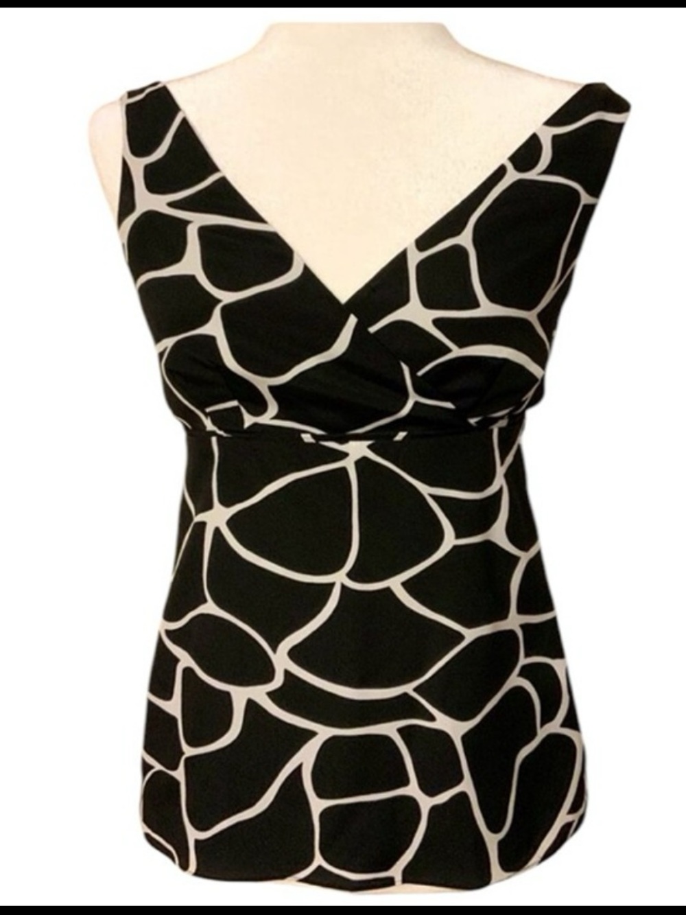 Black & White Silk Ann Taylor Giraffe Print V-Neck Tank Top
